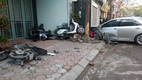 Pháp luật - Sẽ khởi tố vụ nữ tài xế lái xe Camry đâm chết 3 người?