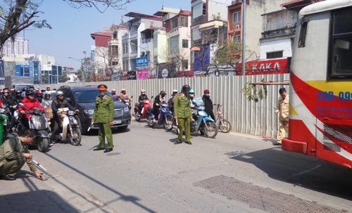 Pháp luật - Hà Nội: Tai nạn xe bus kinh hoàng, nam thanh niên tử vong