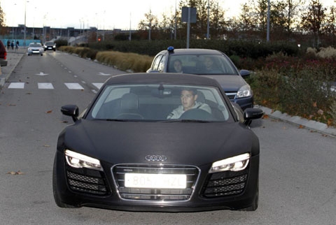 Thể thao - X&eacute; gi&oacute; 200km/k, si&ecirc;u sao Real James bị phạt tiền kỷ lục