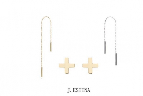 Giải tr&iacute; - Soi BST b&ocirc;ng tai &lsquo;khủng&rsquo; v&agrave; son &lsquo;g&acirc;y sốt&rsquo; của Song Hye Kyo trong &lsquo;Hậu duệ Mặt Trời&rsquo; (H&igrave;nh 5).