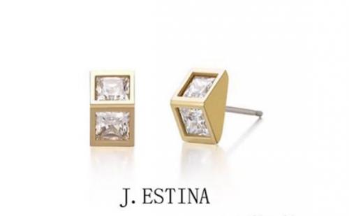 Giải tr&iacute; - Soi BST b&ocirc;ng tai &lsquo;khủng&rsquo; v&agrave; son &lsquo;g&acirc;y sốt&rsquo; của Song Hye Kyo trong &lsquo;Hậu duệ Mặt Trời&rsquo; (H&igrave;nh 7).