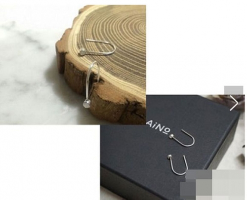 Giải tr&iacute; - Soi BST b&ocirc;ng tai &lsquo;khủng&rsquo; v&agrave; son &lsquo;g&acirc;y sốt&rsquo; của Song Hye Kyo trong &lsquo;Hậu duệ Mặt Trời&rsquo; (H&igrave;nh 9).