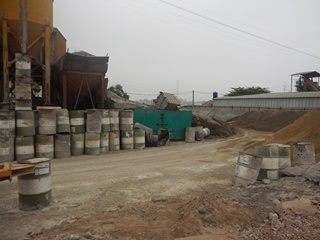 Kinh doanh - Cận cảnh trạm trộn bê tông khổng lồ tọa lạc giữa khuôn viên Trường Đại học Thành Tây (Hình 10).
