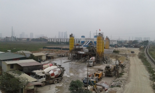 Kinh doanh - Cận cảnh trạm trộn bê tông khổng lồ tọa lạc giữa khuôn viên Trường Đại học Thành Tây (Hình 4).