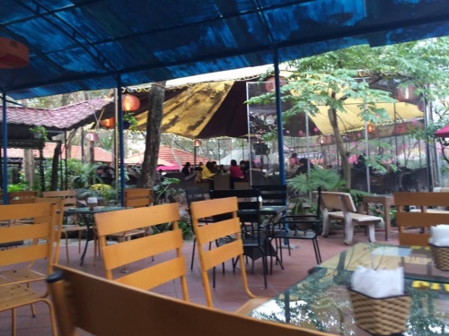Kinh doanh - Đất vàng nhà văn hóa Dịch Vọng trở thành quán cà phê giải trí (Hình 2).
