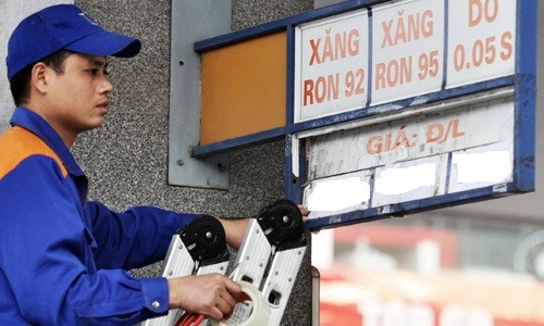 Kinh doanh - Gi&aacute; xăng được dự b&aacute;o tăng 'khủng' v&agrave;o h&ocirc;m nay (19/3)?