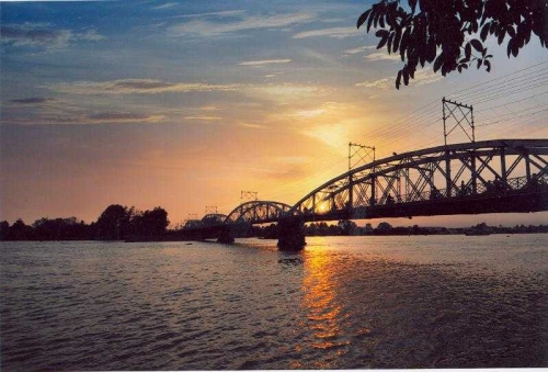 Xã hội - Đau xót, cầu Ghềnh 110 tuổi, biểu tượng đất Đồng Nai đổ sập