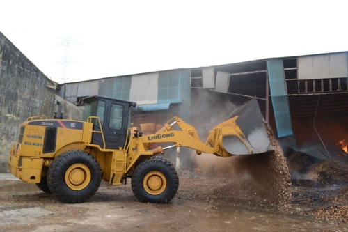 Pháp luật - Cháy lớn ở Gia Lai, hàng nghìn tấn nông sản bị thiêu rụi (Hình 2).