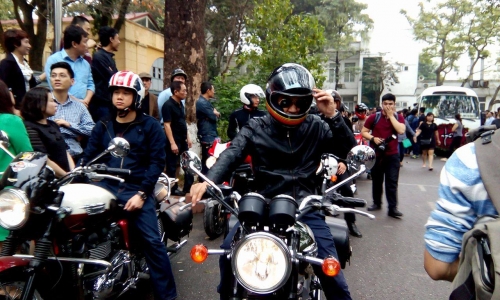 Xã hội - MC Anh Tuấn dẫn đầu đoàn xe motor đưa tiễn Trần Lập (Hình 3).