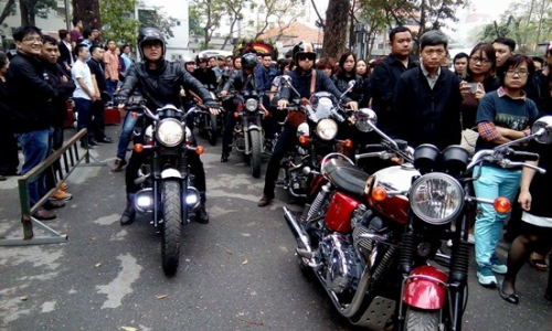 Xã hội - MC Anh Tuấn dẫn đầu đoàn xe motor đưa tiễn Trần Lập (Hình 4).