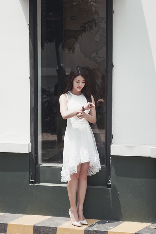 Giải trí - Ca sĩ Ray Võ – hot girl Linh Napie hôn nhau ngọt ngào (Hình 3).