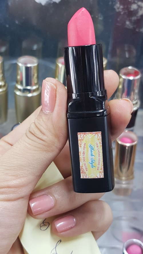 Pháp luật - Thủ đoạn làm tem chống giả 'nhái' đơn giản tới mức nào?