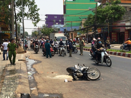 Pháp luật - Tin mới nhất vụ 2 nữ sinh viên bị tạt axit giữa phố: Do ghen tuông đồng tính (Hình 2).