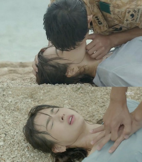 Giải tr&iacute; - Điểm lại những nụ h&ocirc;n cực ngọt trong Hậu duệ Mặt Trời (H&igrave;nh 4).