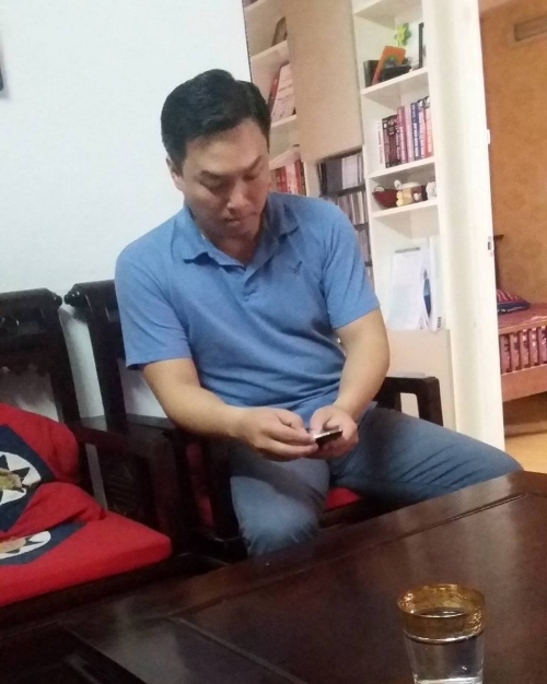 Pháp luật - Công an nhổ nước bọt vào mặt dân: Nếu anh ta quay lại xin lỗi tôi... (Hình 2).