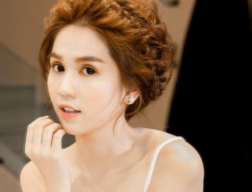 Giải trí - 'Đứng hình' vì Ngọc Trinh diện mốt váy ngủ xuyên thấu (Hình 4).