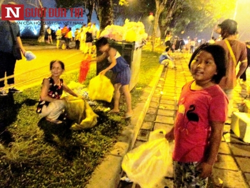 Xã hội - Festival Huế 2016: Sau đêm hội là cuộc mưu sinh nhọc nhằn (Hình 6).