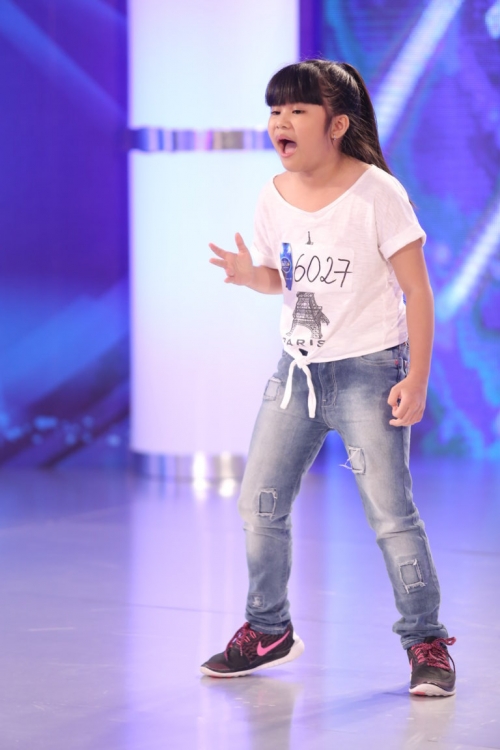 Giải trí - Vietnam Idol Kids tập 2: Thí sinh 'ốc tiêu' bị Văn Mai Hương mời ra