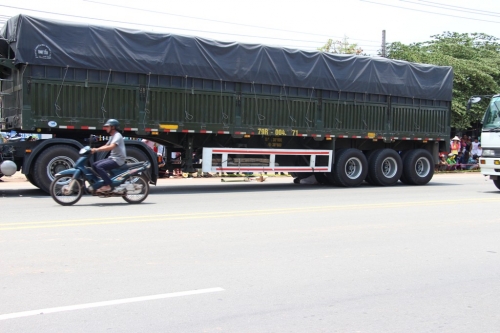 Xã hội - Tai nạn kinh hoàng: Va chạm container, 2 người đàn ông chết thảm (Hình 4).