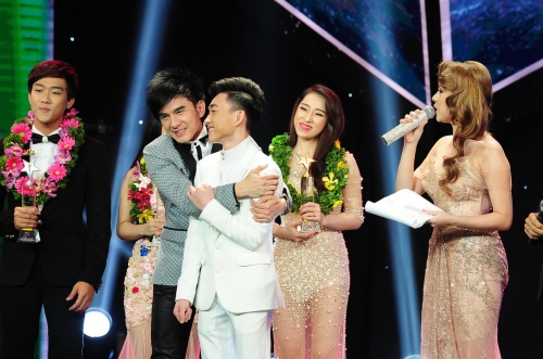 Giải trí - Trung Quang trở thành quán quân 'Thần tượng Bolero' đầy thuyết phục (Hình 3).
