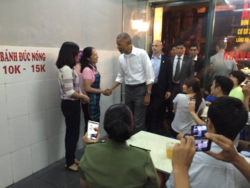 Xã hội - Ông Obama ăn bún chả Hà Nội: Người VN yêu mến hành động thân thiện
