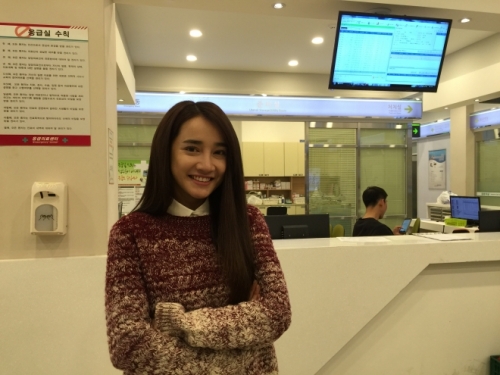 Giải trí - Nhã Phương mặt mộc cực xinh trên phim trường ‘Tuổi thanh xuân 2' (Hình 2).