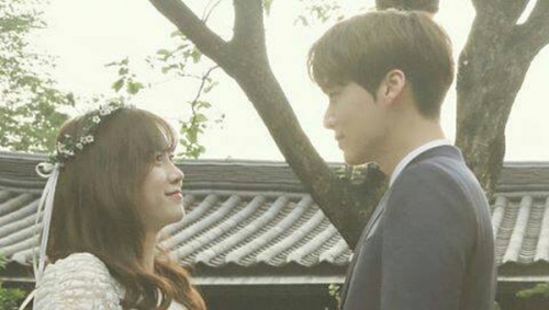 Giải trí - Đám cưới kì lạ của ‘nàng cỏ’ Goo Hye Sun và Ahn Jae Hyun (Hình 3).