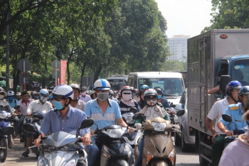 Xã hội - Sốc khi hàng nghìn người 'chôn chân' tại bến xe miền Đông (Hình 3).
