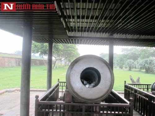 Xã hội - 'Cửu vị thần công' - Bảo vật quốc gia biến thành... thùng rác (Hình 2).