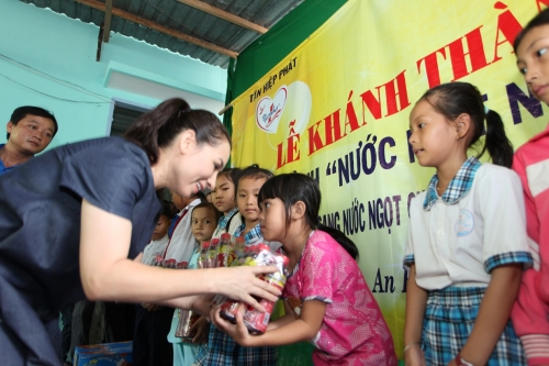 Xã hội - Ca sĩ Phi Nhung: 'Không biết nếu ở hoàn cảnh này mình sẽ ra sao' (Hình 2).