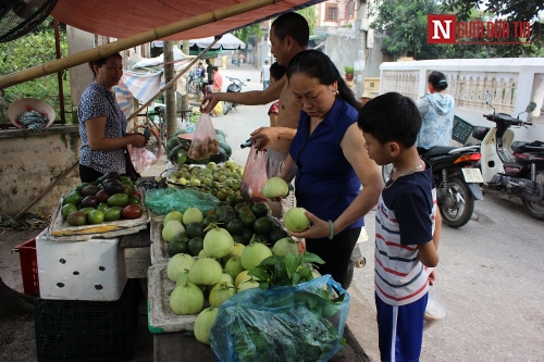 Xã hội - Cận cảnh sửa soạn và cúng Tết Đoan Ngọ của một gia đình gốc Hà Nội (Hình 4).