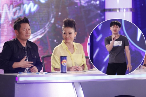Giải trí - Vietnam Idol tập 3:Thu Minh gục xuống bàn, toát mồ hôi vì fan ‘cứng’