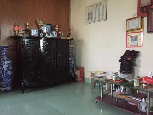 Kinh doanh - Cận cảnh căn nhà cấp 4 tạm bợ, tuềnh toàng của NS Hán Văn Tình (Hình 4).