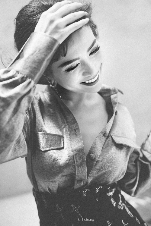 Giải trí - Sĩ Thanh đẹp mê hoặc như minh tinh Hollywood - Audrey Hepburn (Hình 3).