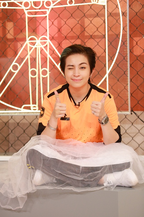 Giải trí - Gil Lê liên tục bị hành hạ tơi tả trong gameshow (Hình 6).