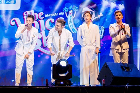 Giải trí - Bảo Anh thu hút đám đông với điệu nhảy sexy hết cỡ (Hình 7).