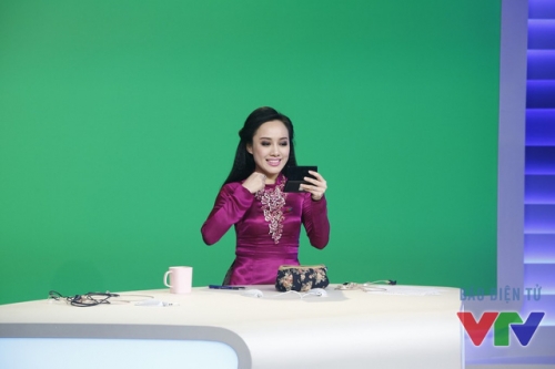 Giải trí - Ngỡ ngàng trước những bức hình không lên sóng của BTV Hoài Anh (Hình 6).