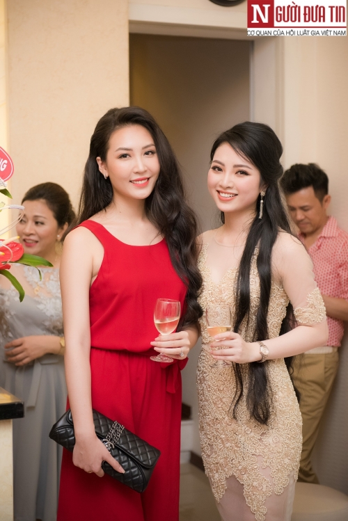 Giải tr&iacute; - Hoa hậu d&acirc;n tộc Ngọc Anh khoe suối t&oacute;c mượt m&agrave; ng&agrave;y l&ecirc;n chức b&agrave; chủ (H&igrave;nh 4).