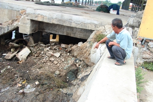 Xã hội - Làng nghề xả nước thải trực tiếp, sông Lạch Vạn ‘ngạt thở’ kêu cứu