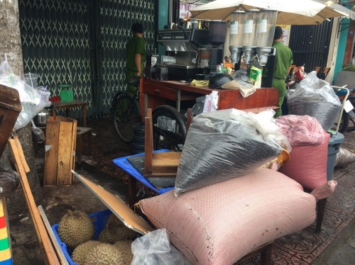 Pháp luật - Cháy lớn ở quán cà phê rang xay trên đường Hoàng Sa. (Hình 2).