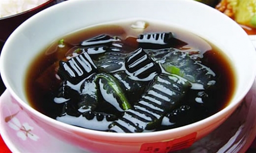 Xã hội - Cách làm thạch đen sương sáo thơm mát tại nhà chỉ trong 5 phút