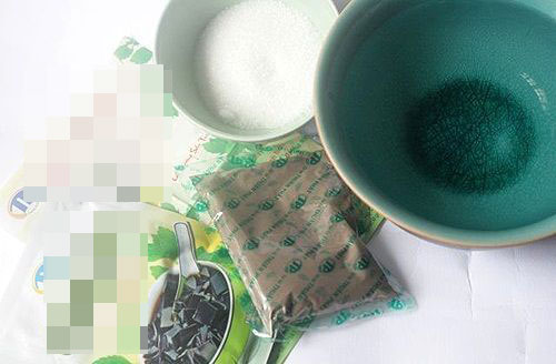 Xã hội - Cách làm thạch đen sương sáo thơm mát tại nhà chỉ trong 5 phút (Hình 2).