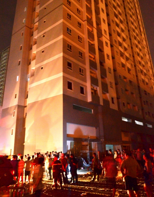 Pháp luật - Cháy chung cư 23 tầng của HQC Plaza, hàng trăm người dân nháo nhác
