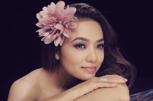 Giải trí - Tinna Tình trở lại yêu kiều sau phong cách nam tính