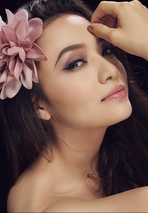 Giải trí - Tinna Tình trở lại yêu kiều sau phong cách nam tính (Hình 2).