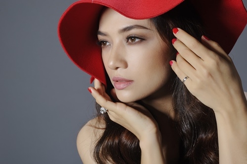 Giải trí - Tinna Tình trở lại yêu kiều sau phong cách nam tính (Hình 4).