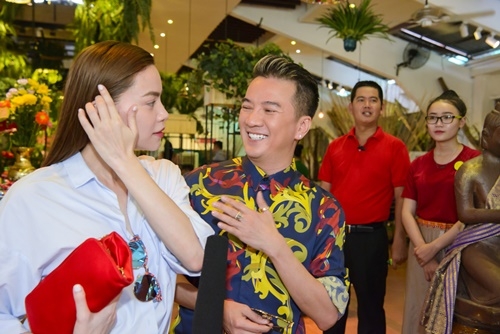 Giải trí - Hồ Ngọc Hà hội ngộ Mr Đàm cùng dàn sao Việt (Hình 3).