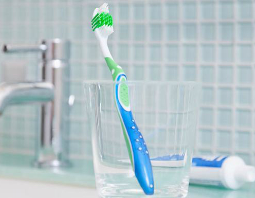 Đời sống - Thói quen dùng bàn chải đánh răng sai lầm gây nguy hiểm sức khỏe