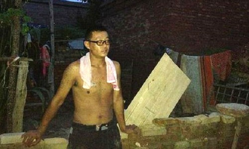 Đời sống - Người đ&agrave;n &ocirc;ng nhận 'quả đắng' v&igrave; bỏ vợ con trong mưa lũ để cứu mẹ