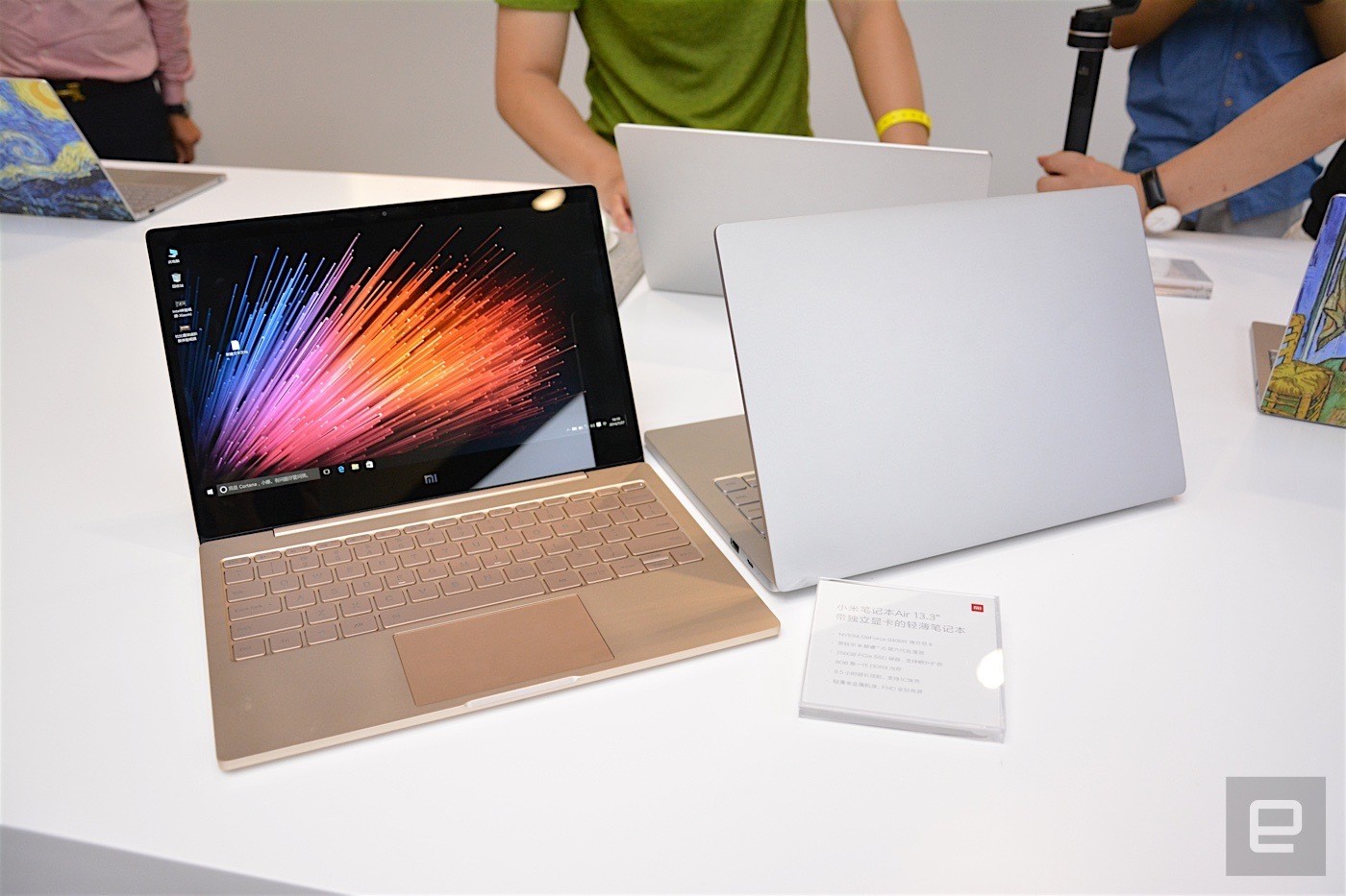 Công nghệ - Xiaomi ra mắt Mi Notebook Air thiết kế giống Macbook Air, giá mềm (Hình 2).